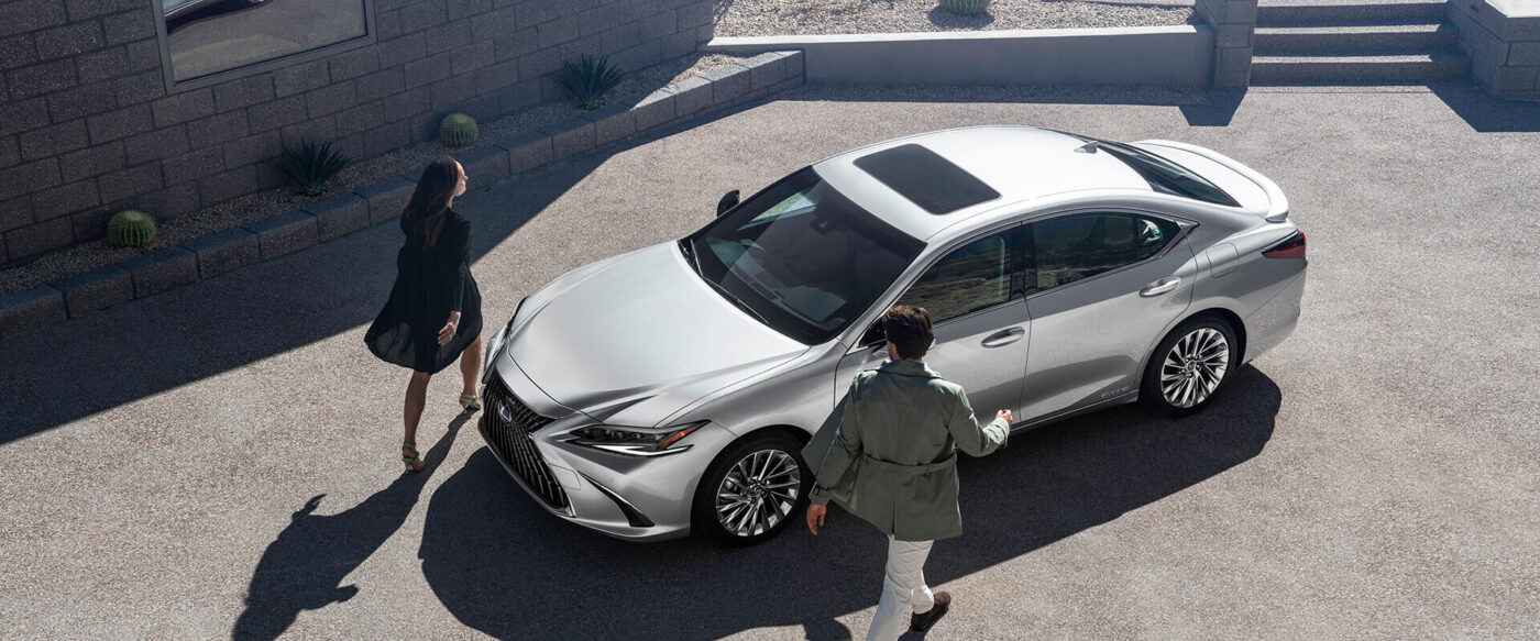 Thông tin ưu đãi và giá bán Lexus ES 300h mới nhất tháng 1-2024