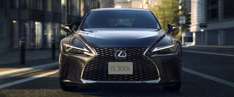 Tìm hiểu giá xe Lexus IS 300h cập nhập tháng 1 năm 2024