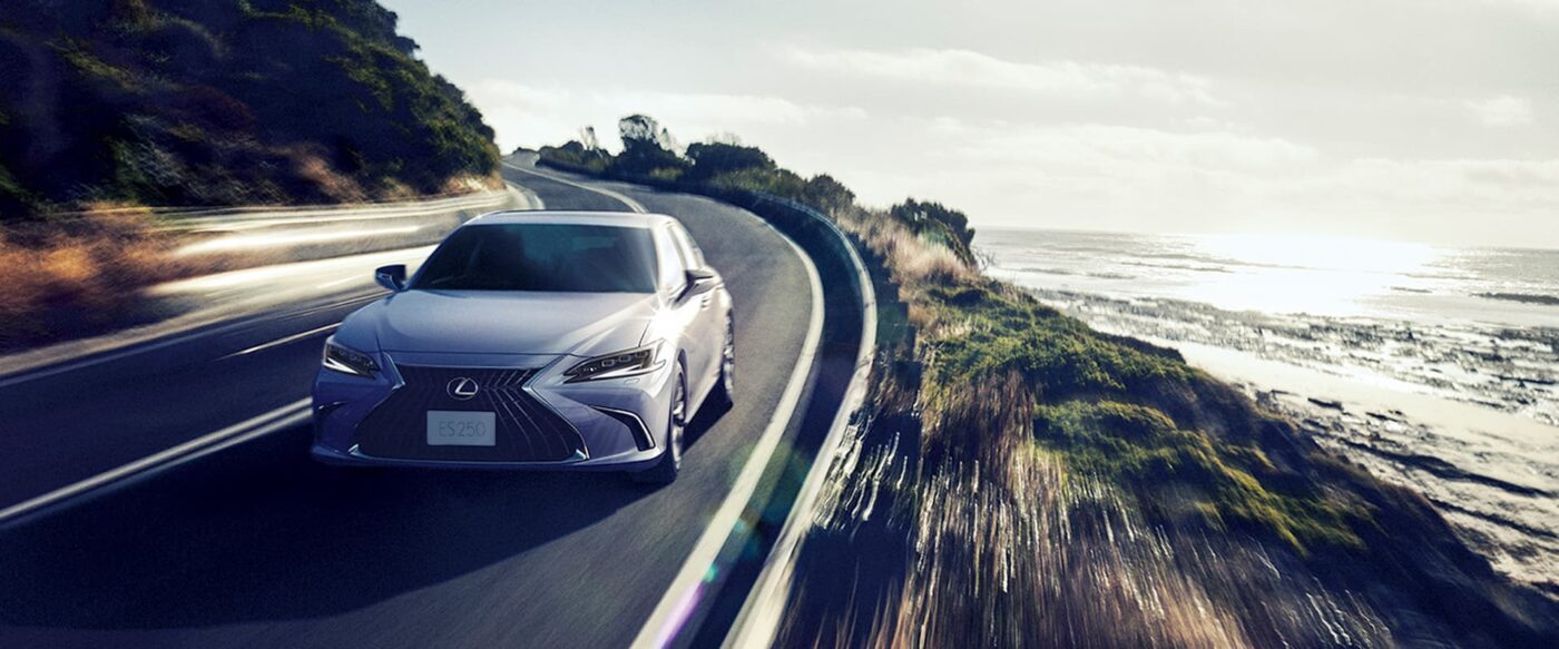 Thiết kế ngoại thất Lexus ES 250 đột phá