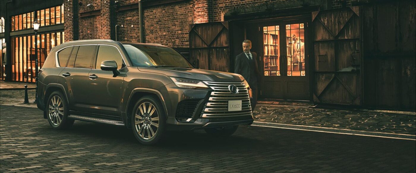 Thân xe Lexus LX600 7 chỗ